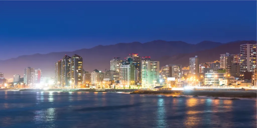 Ciudad de Antofagasta y borde costero
