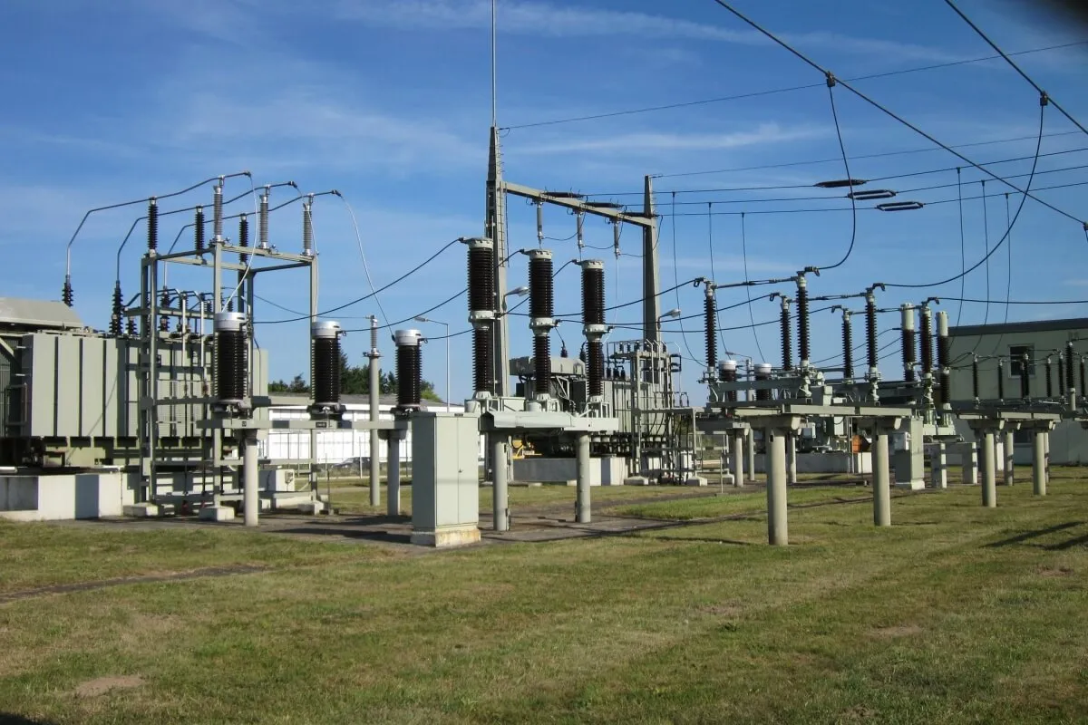 Transformadores de una instalación eléctrica industrial